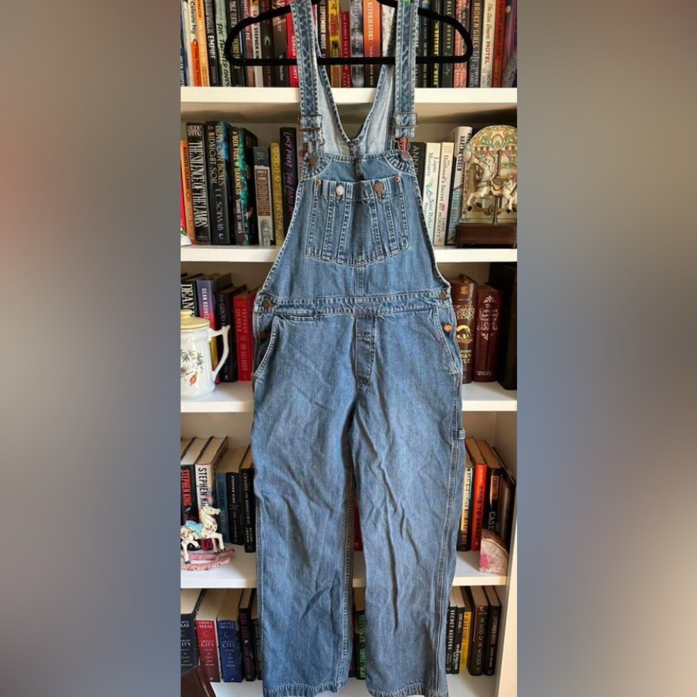 OshKosh B'gosh Light Blue Denim Overalls Bib Detail